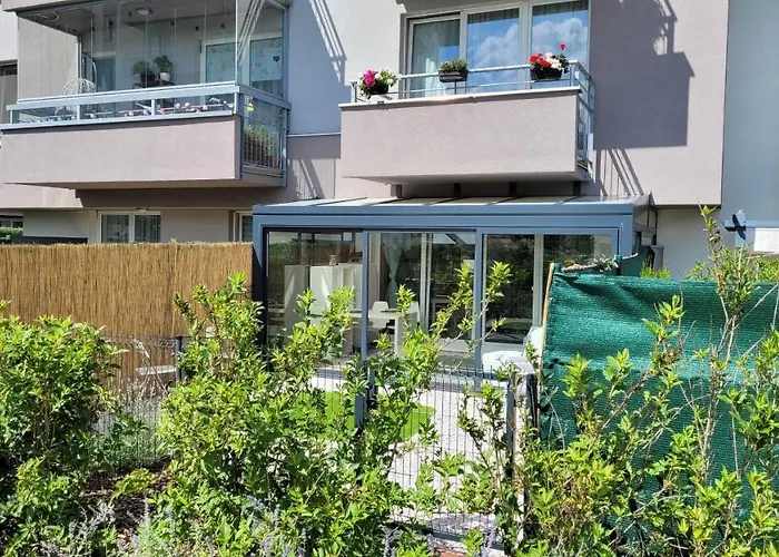 Letnany, Zimni Zahrada, Parkovani V Garazi Zdarma Prague